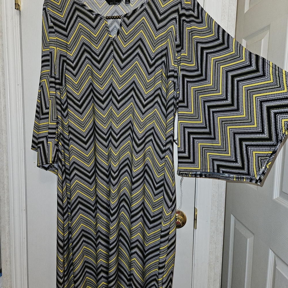 Mlle Gabrielle Black, Yellow, and White Zigzag Long Sleeve Dress